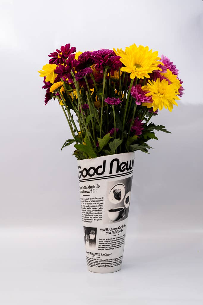 Vase, Newspaper