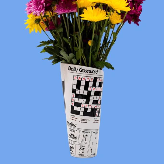 Vase, Newspaper